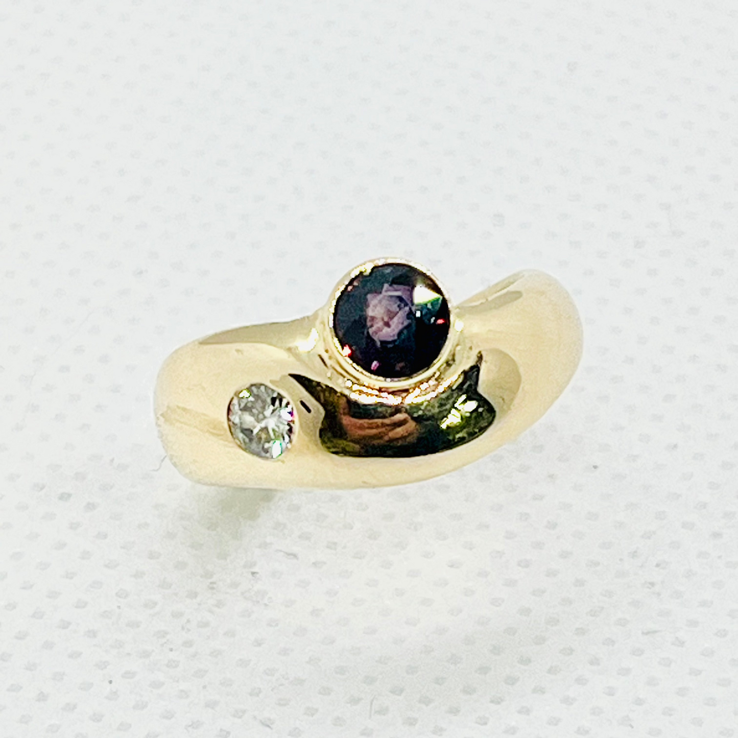 Wave Ring with Sapphire & Diamond – 14K Yellow Gold