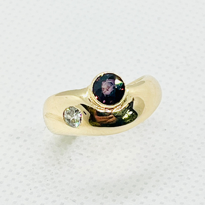 Wave Ring with Sapphire & Diamond – 14K Yellow Gold